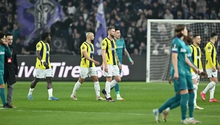 Anderlecht – Fenerbahçe Maçı Irkçı Saldırılar Nedeniyle Durduruldu