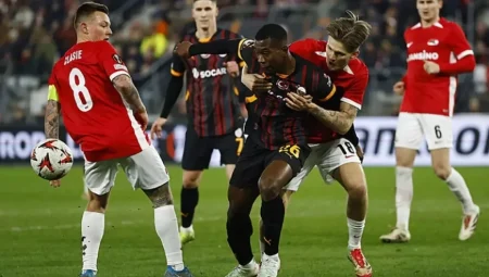 Galatasaray’ın yeni transferine sert eleştiri: ‘Futbolu unutmuş’