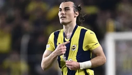 Fenerbahçe’de Çağlar Söyüncü’nün sakatlık raporu açıklandı! İşte sahalardan uzak kalacağı süre