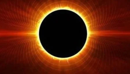 Ay’dan çekilen olağanüstü Güneş tutulması fotoğrafı uzay meraklılarını büyüledi
