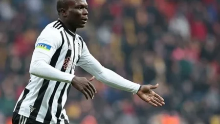 Hatayspor’lu Vincent Aboubakar Mersin’de halı sahada görüntülendi